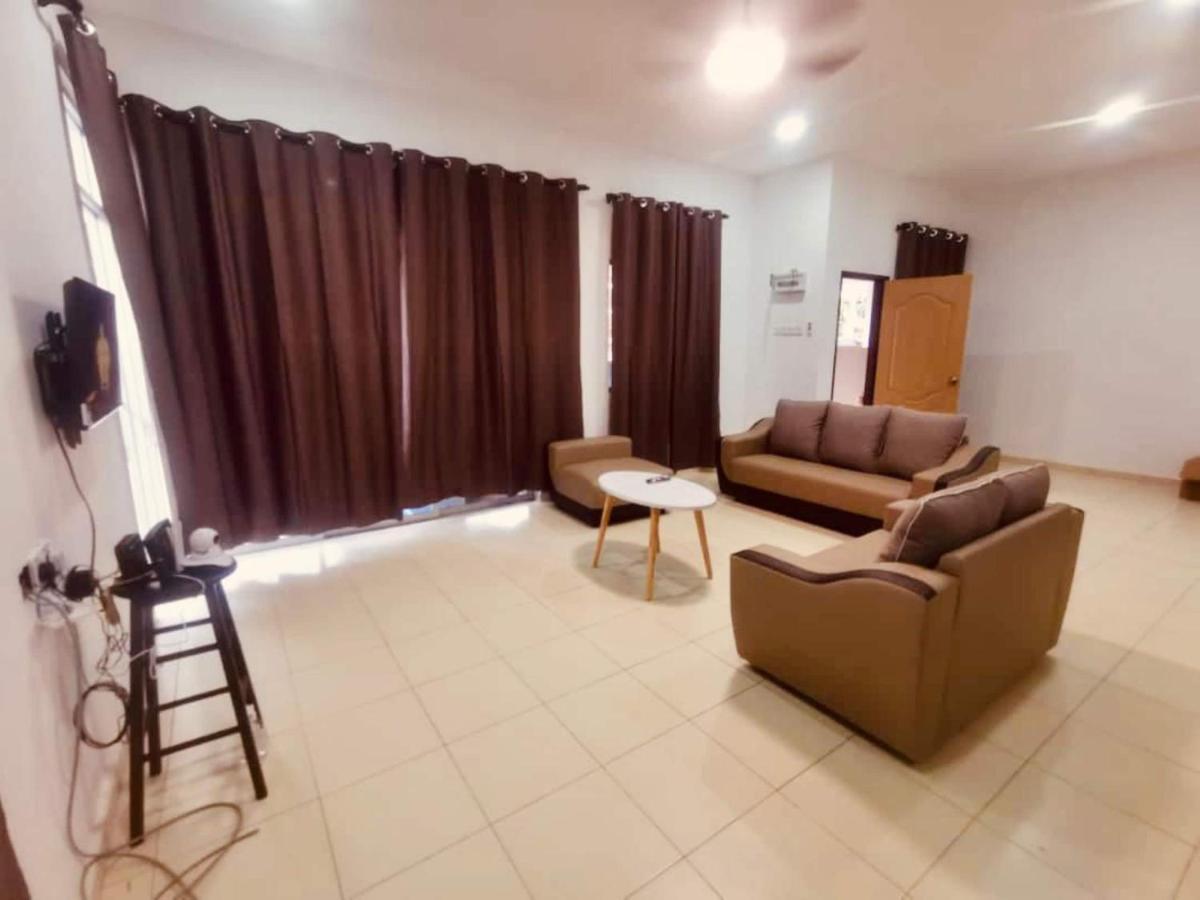 Oyo Homes 90524 D'J Pegaso Serom Homestay Muar Luaran gambar