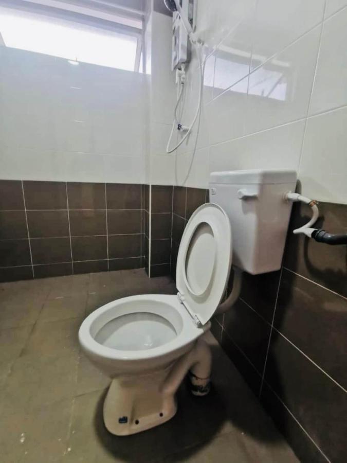 Oyo Homes 90524 D'J Pegaso Serom Homestay Muar Luaran gambar