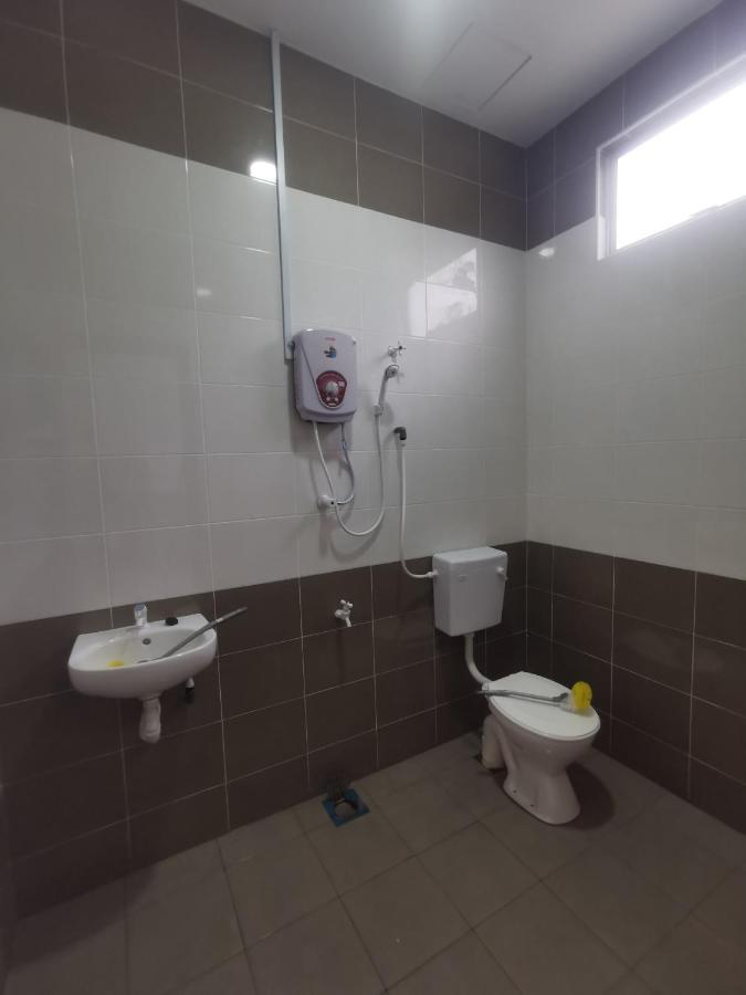 Oyo Homes 90524 D'J Pegaso Serom Homestay Muar Luaran gambar