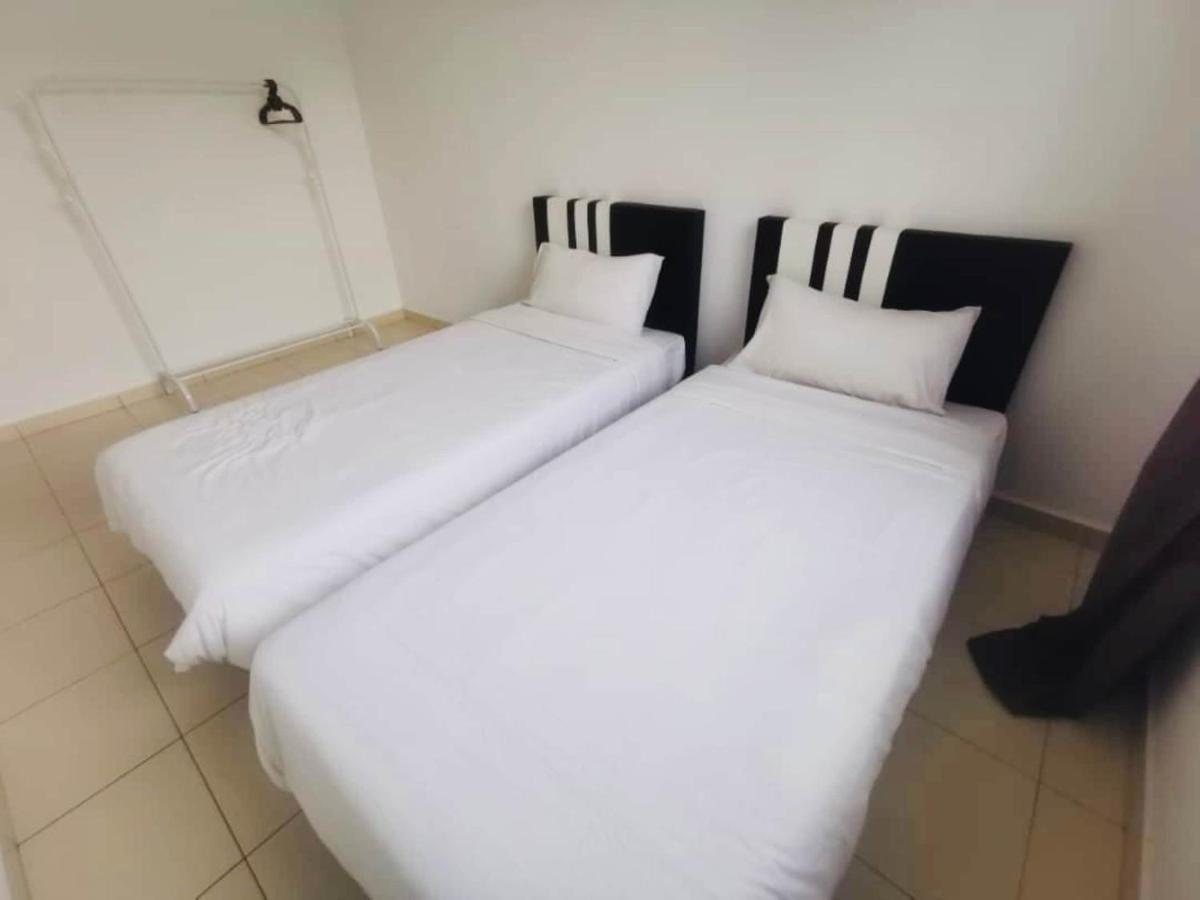 Oyo Homes 90524 D'J Pegaso Serom Homestay Muar Luaran gambar