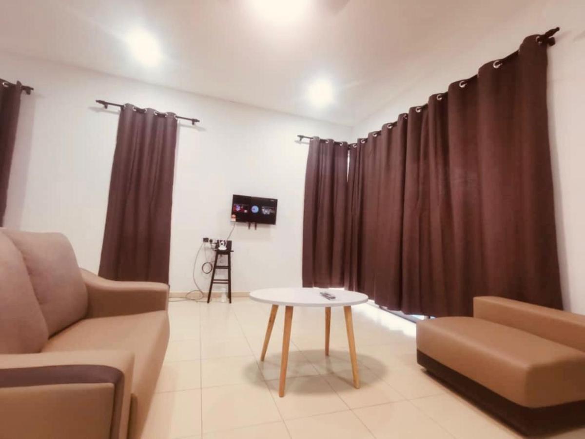 Oyo Homes 90524 D'J Pegaso Serom Homestay Muar Luaran gambar
