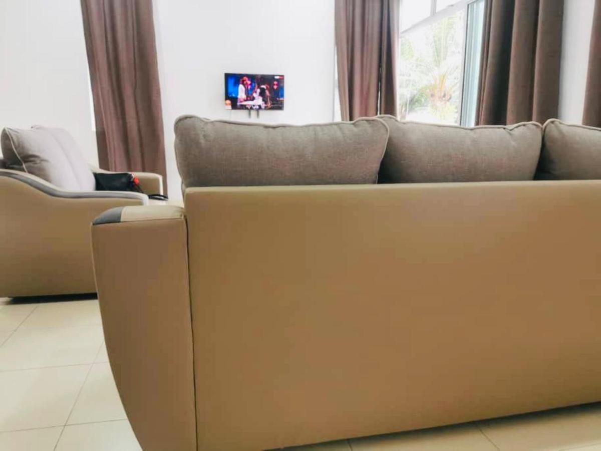 Oyo Homes 90524 D'J Pegaso Serom Homestay Muar Luaran gambar