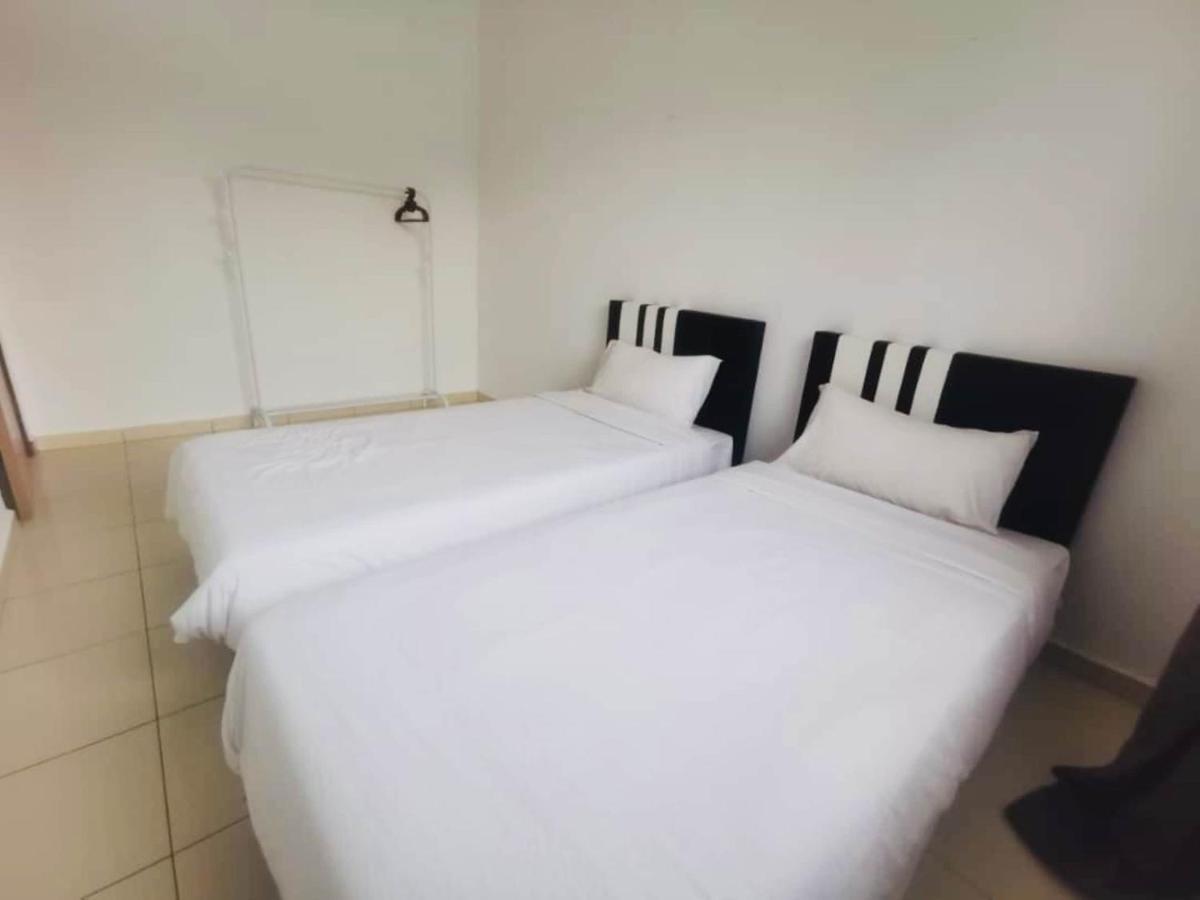Oyo Homes 90524 D'J Pegaso Serom Homestay Muar Luaran gambar